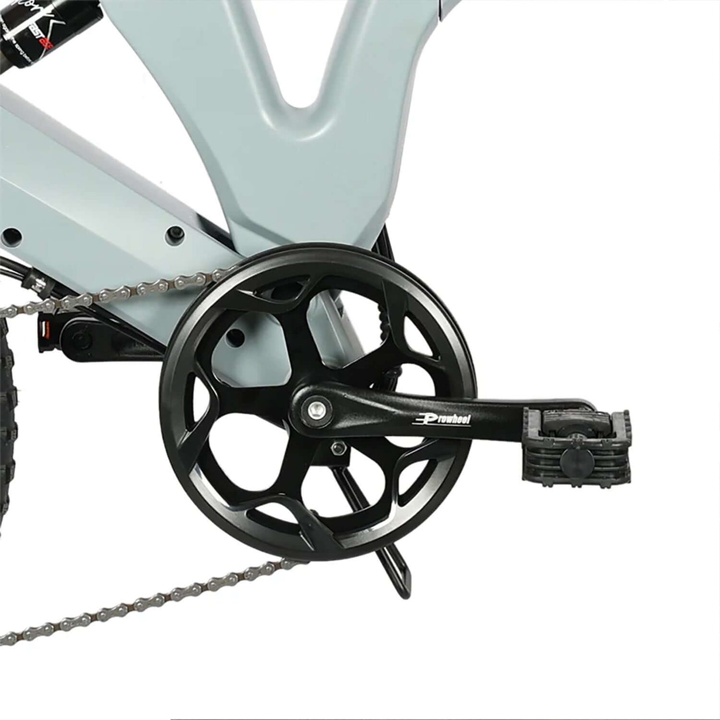 Close-up of the crank and pedals of the Tracer Kama 2.0 folding electric bike, showcasing its sleek design and functionality.