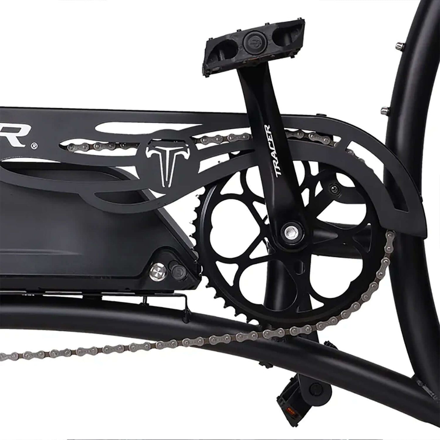 Close-up of the Tracer Legend GT7 electric bike's drivetrain and pedal mechanism with stylish design.