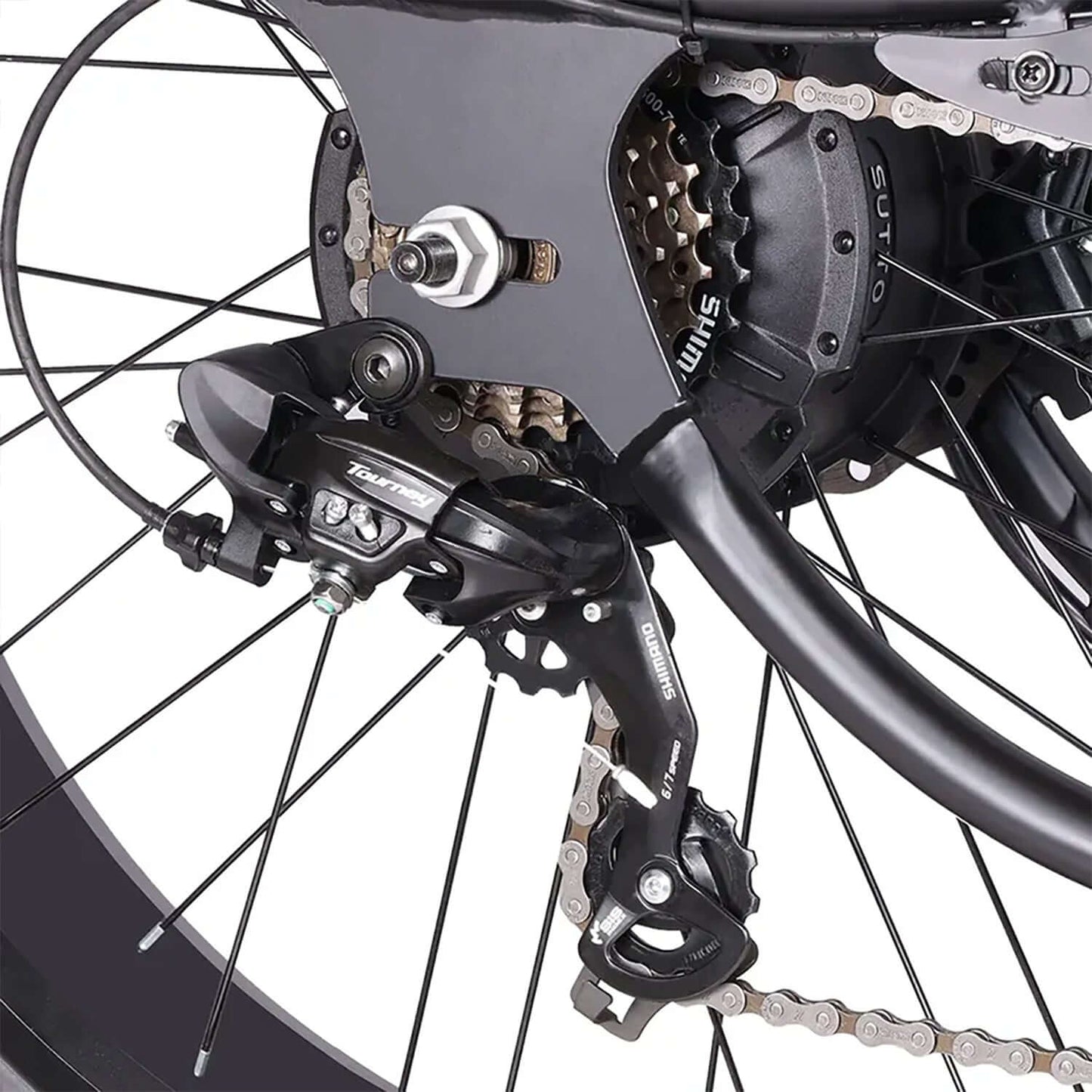 Close-up view of Tracer Legend GT7 electric bike rear derailleur and chain system.