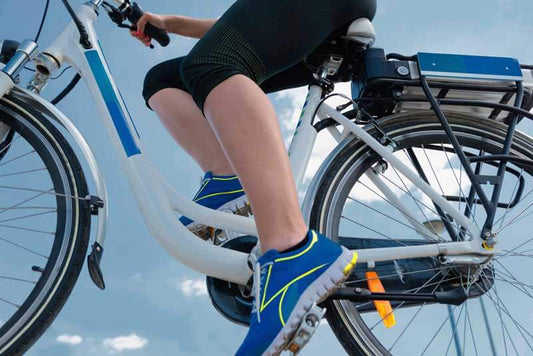 Electric bicycle with a rechargeable battery and motor